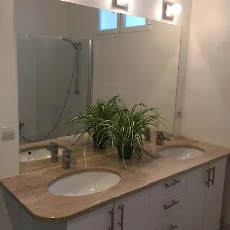 Appartamento Appt 2/4 Pers Quartier Père Lachaise Parigi